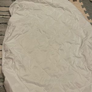Waterproof crib mattress protector